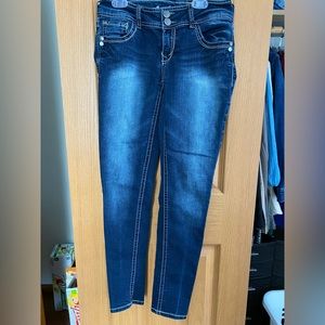 Wallflower size 9 skinny jeans